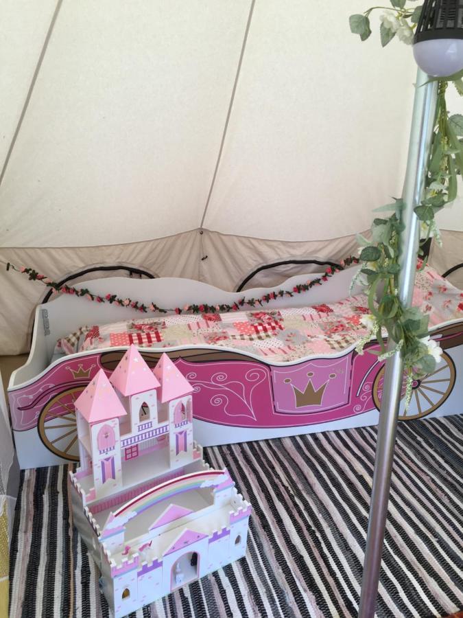 Hotel Eva Lily Woodhall Spa Esterno foto