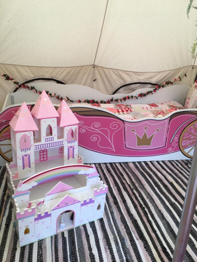 Hotel Eva Lily Woodhall Spa Esterno foto