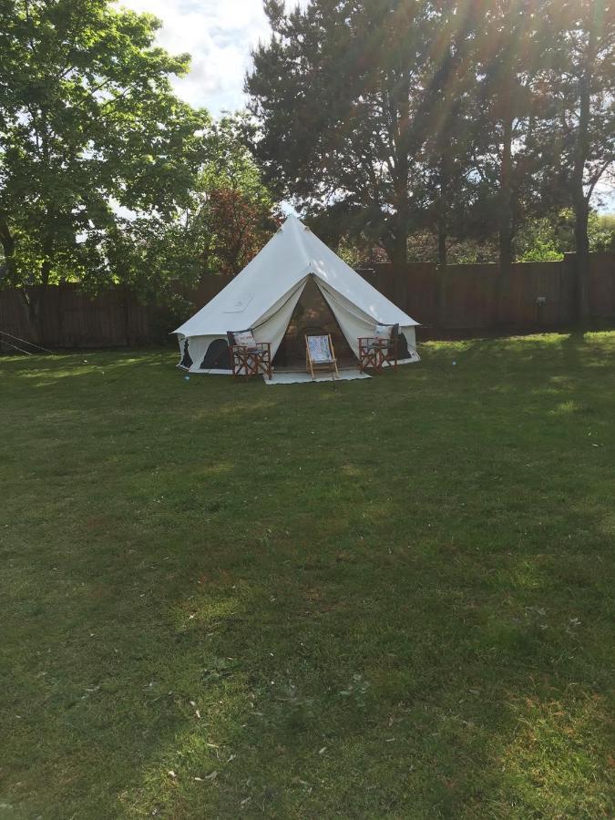 Hotel Eva Lily Woodhall Spa Esterno foto